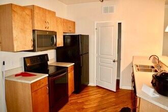 8290 Westgate Dr in Jacksonville, FL - Building Photo - Building Photo