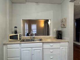 2259 Potomac Ave, Unit Lower furnished in Pittsburgh, PA - Building Photo