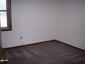 411 N Ridgeview Dr in Warrensburg, MO - Foto de edificio - Building Photo