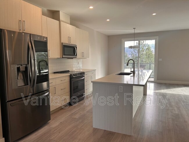 property at 3727 Inverness Rd