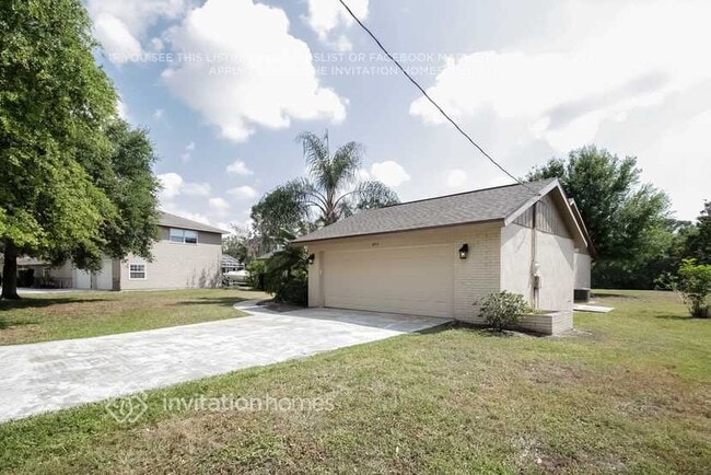 8907 68th Ave E in Bradenton, FL - Foto de edificio - Building Photo