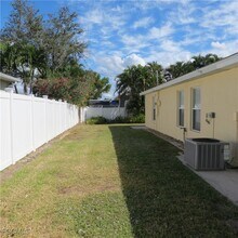 4145 SW 9th Ave in Cape Coral, FL - Building Photo - Building Photo