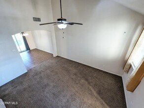 5000 Silver Ranch Ave in El Paso, TX - Building Photo - Building Photo