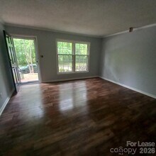 10417 White Pine Rd in Charlotte, NC - Building Photo - Building Photo