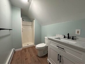 15 McGrath Dr in Raymond, ME - Building Photo - Building Photo