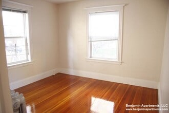 29 Justin Rd, Unit 1 in Boston, MA - Building Photo - Building Photo