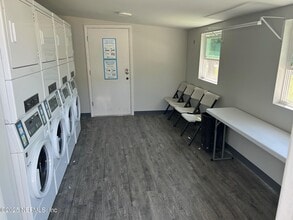 2216 Spring Park Rd in Jacksonville, FL - Building Photo - Building Photo