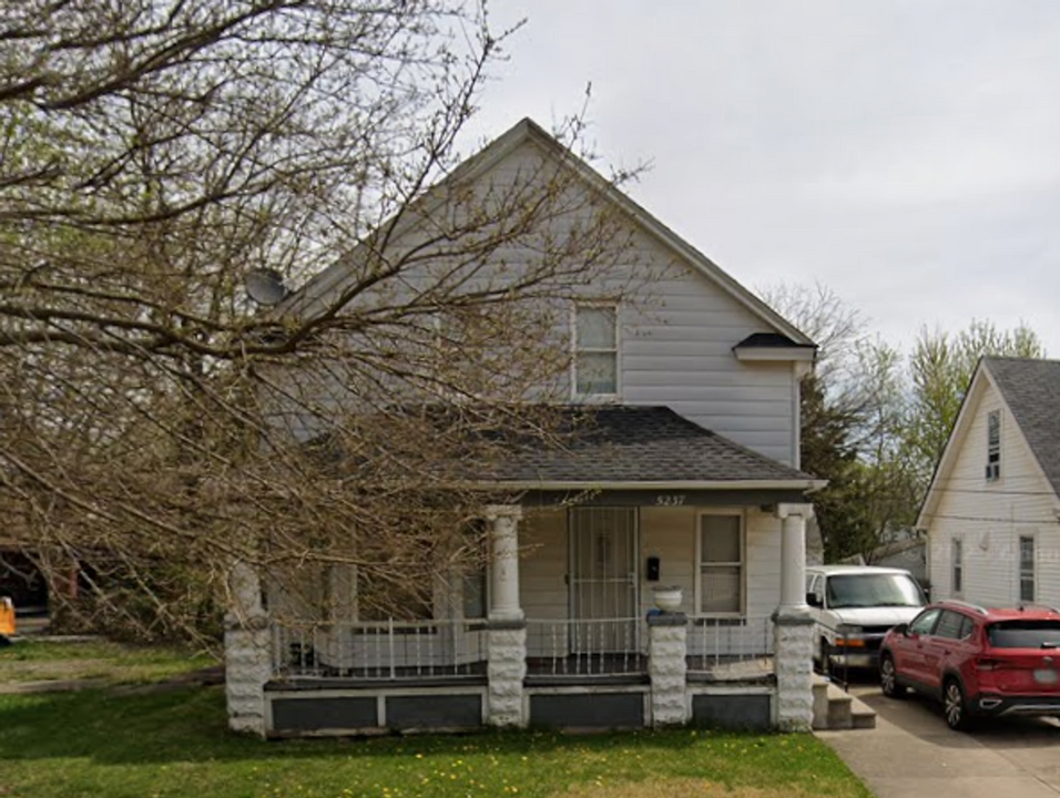 5237 Milo Ave in Maple Heights, OH - Building Photo