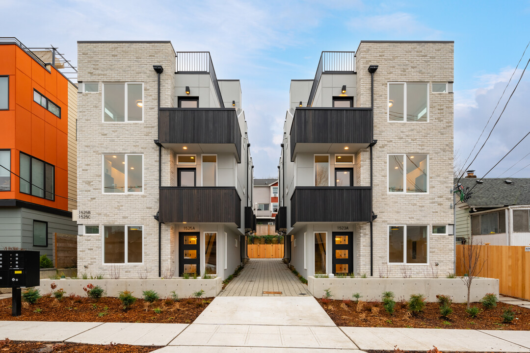 Beacon Hill Townhomes in Seattle, WA - Building Photo