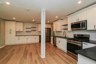 2113 21st Ave N in Texas City, TX - Building Photo - Building Photo