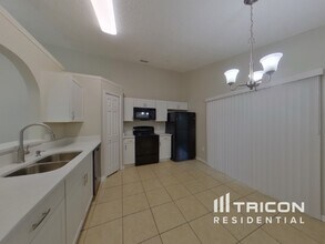 321 Placid Lake Dr in Sanford, FL - Building Photo - Building Photo