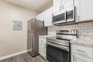 Balmoral Village in Peachtree City, GA - Building Photo