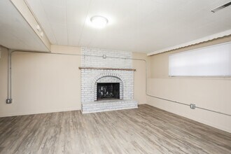10422 Manchester Ave in Kansas City, MO - Foto de edificio - Building Photo