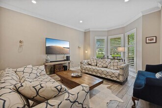 4619 Breezy Point Dr in Houston, TX - Building Photo - Building Photo