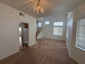 1255 Farragut Cir in Davis, CA - Building Photo - Building Photo