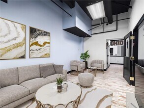 408 W Saint Clair Ave, Unit 230 in Cleveland, OH - Foto de edificio - Building Photo