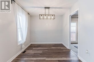 5 Herrell Ave in Barrie, ON - Building Photo - Building Photo