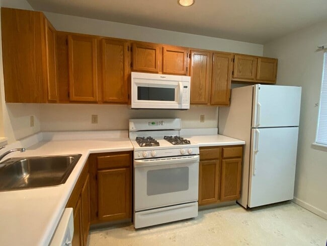 105 Gregory Ct in Highland, NY - Building Photo - Building Photo