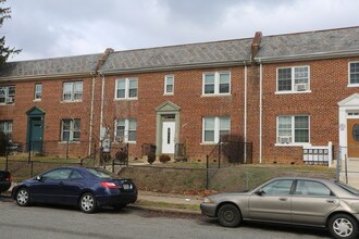 1842 C St SE in Washington, DC - Building Photo - Building Photo