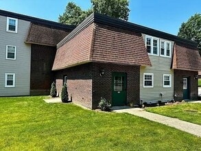 180 Main St in Bridgewater, MA - Building Photo - Building Photo