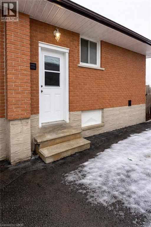 14 Grenadier Rd in Cambridge, ON - Building Photo - Building Photo