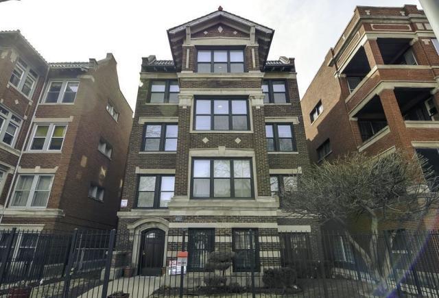 1027 E Hyde Park Blvd in Chicago, IL - Building Photo