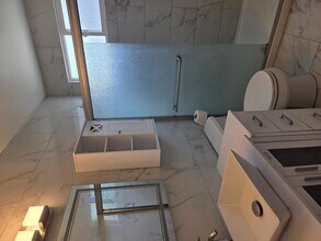 13055 N 56th Ave in Glendale, AZ - Foto de edificio - Building Photo