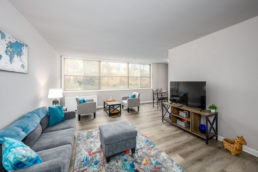 Wilson Towers Apartments in Oxon Hill, MD - Foto de edificio