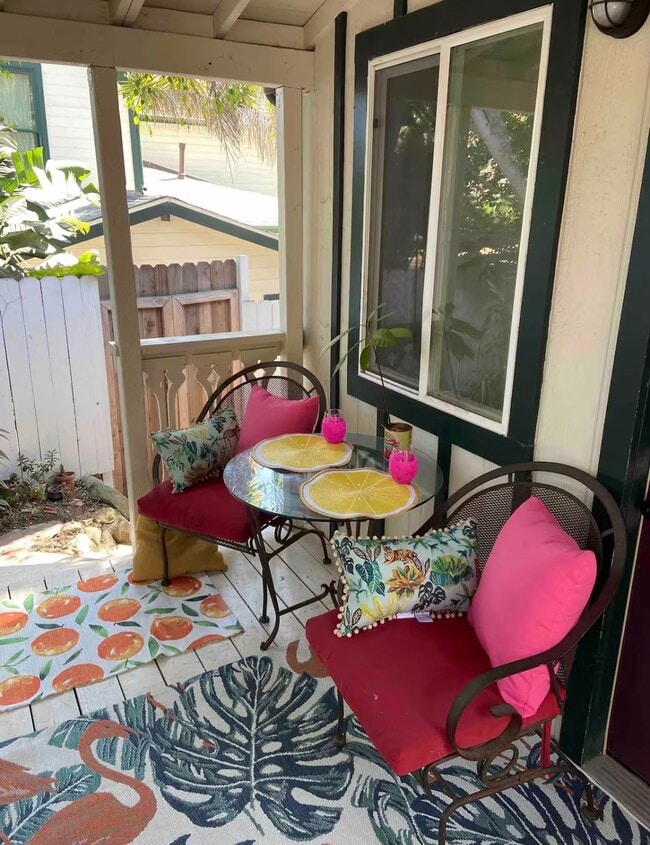 2484 Lillie Ave in Summerland, CA - Foto de edificio - Building Photo