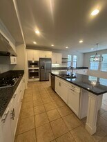 6449 Autumn Gold Way in San Diego, CA - Building Photo