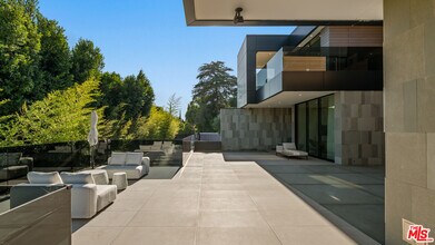 1140 Summit Dr in Beverly Hills, CA - Building Photo - Building Photo