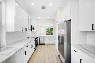 3665 NW Deer Oak Dr in Jensen Beach, FL - Building Photo - Building Photo
