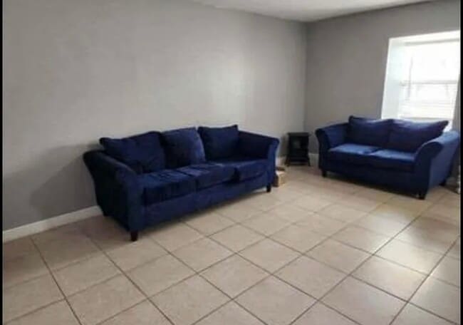 9004 Tudor Dr, Unit K-204 in Tampa, FL - Building Photo - Building Photo