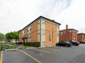 97 E Blecke Ave in Addison, IL - Building Photo - Building Photo