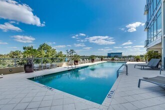 101 S Eola Dr in Orlando, FL - Building Photo - Building Photo