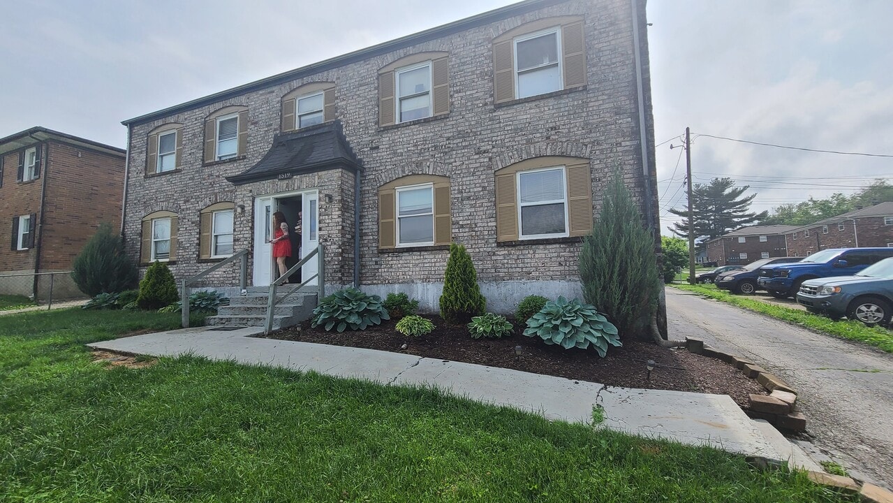 1519 Steadmantown Ln, Unit 4 in Frankfort, KY - Foto de edificio