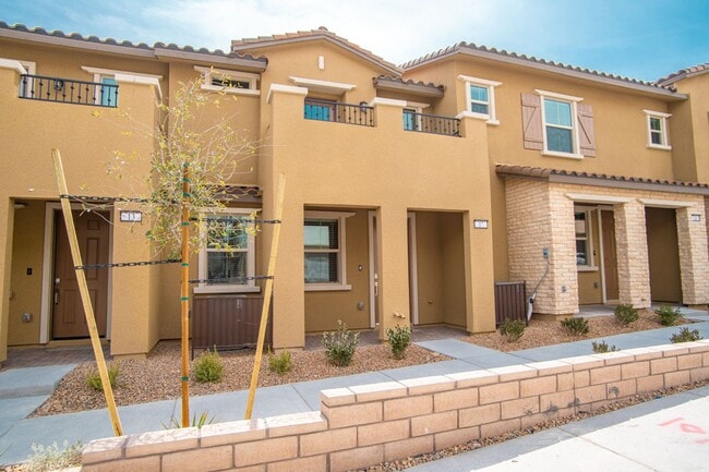 17 Alamere Falls Dr in Las Vegas, NV - Building Photo - Building Photo