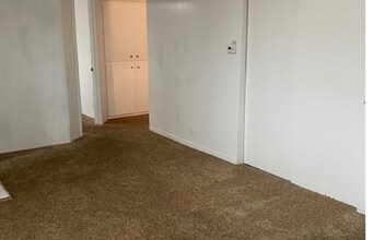 1547 S 320 E, Unit 1547 in Orem, UT - Foto de edificio - Building Photo