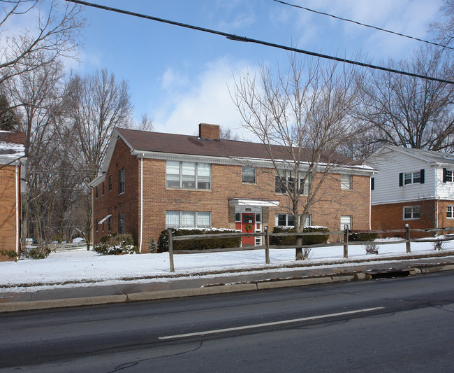 1227 E Main St in Kent, OH - Building Photo - Building Photo