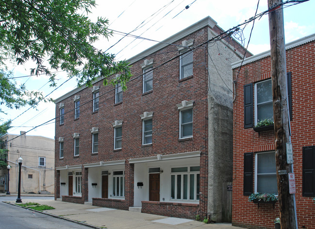 712-716 W 9th St in Wilmington, DE - Building Photo - Building Photo