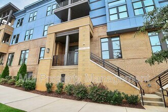 2401 Euclid Ave in Charlotte, NC - Foto de edificio - Building Photo