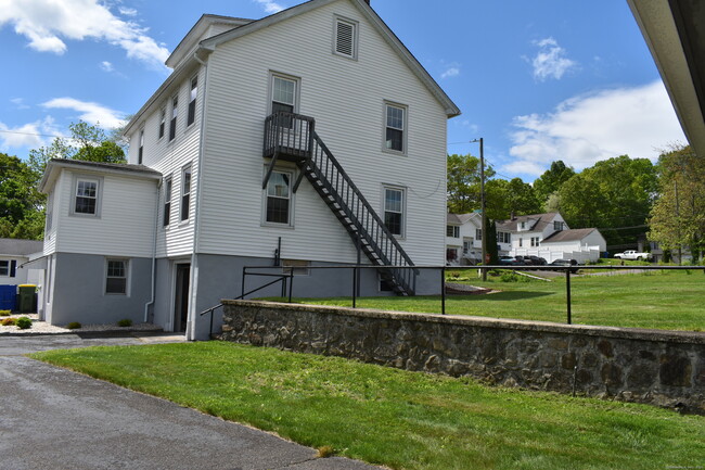 158 Martone St in Waterbury, CT - Building Photo - Building Photo
