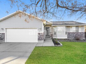 5977 Dewdrops Dr in Salt Lake City, UT - Building Photo