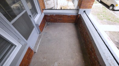 1422 N Maplewood Ave, Unit 1F in Chicago, IL - Building Photo - Building Photo