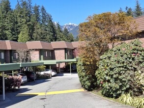 Canyon Manor in North Vancouver, BC - Building Photo - Building Photo