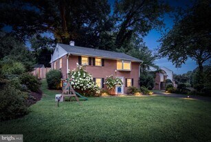 6508 Berkshire Dr in Alexandria, VA - Building Photo