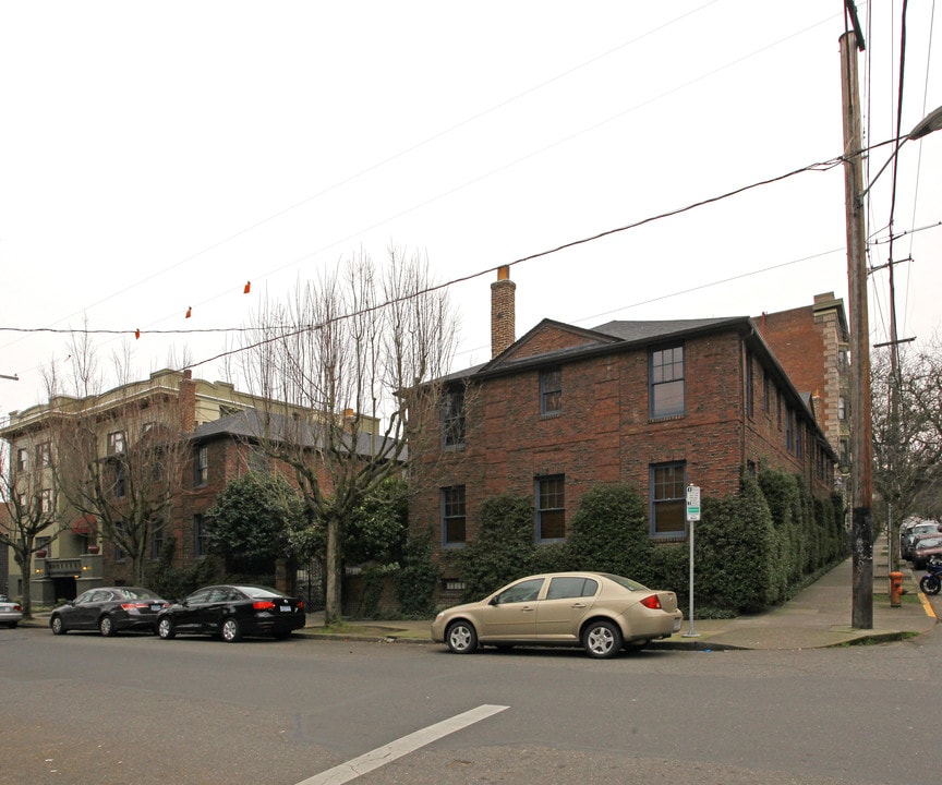 Patricia Court in Portland, OR - Building Photo