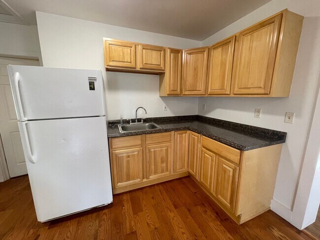 129-131-131 E Quincy St in North Adams, MA - Building Photo - Building Photo