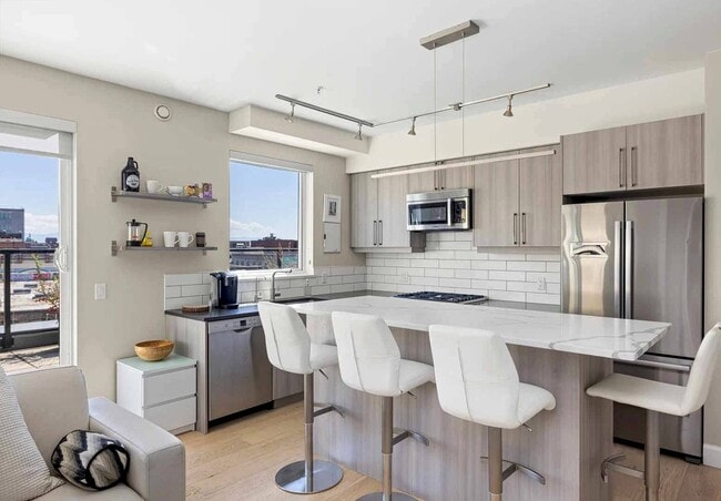 595 Pandora Av in Victoria, BC - Building Photo - Building Photo