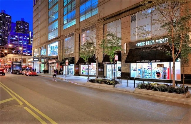 property at 545 N Dearborn St